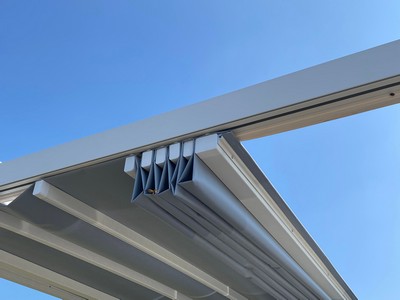Pergola retraibile Gemini con strisce led