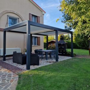 Pergola bioclimatica ad isola