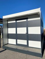 Immagini esterne ed interne della casetta prefabbricata